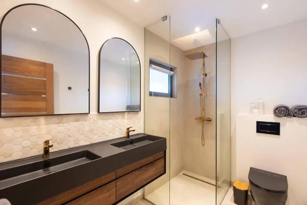 Luxurious Solis Villa Breathtaking 7-Br Oceanview Retreat In Prestigious Gated Community Les Terres Basses