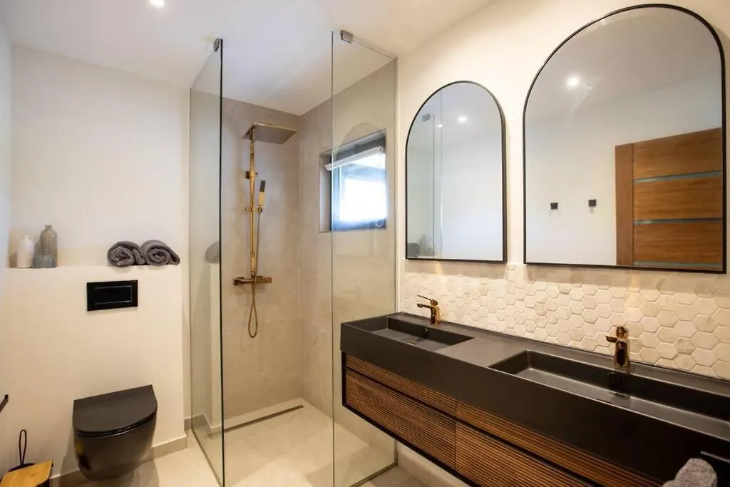 Luxurious Solis Villa Breathtaking 7-Br Oceanview Retreat In Prestigious Gated Community Les Terres Basses
